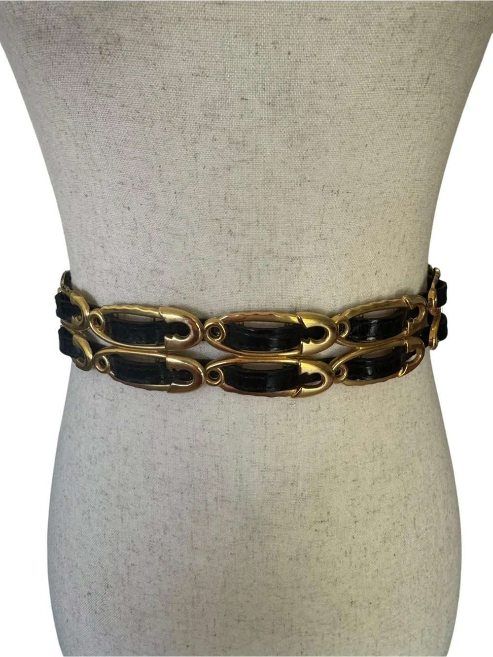 Vintage 90s Avignon Black Croc Embossed Leather Belt with Gold Safety Pin Design
